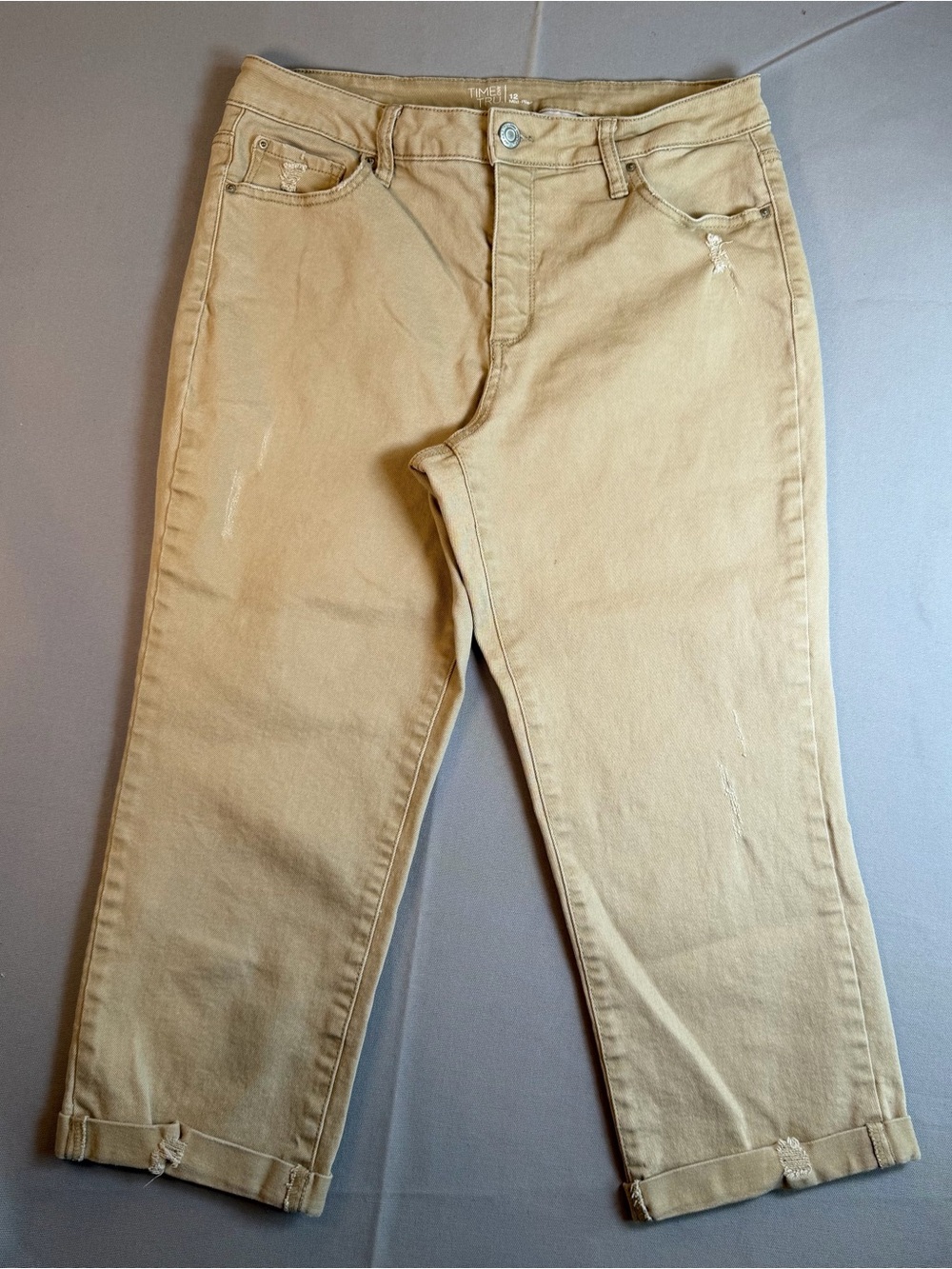 Time and Tru Women’s sz12 Relaxed Tan Chino Cropped Jeans Distressed Cuff